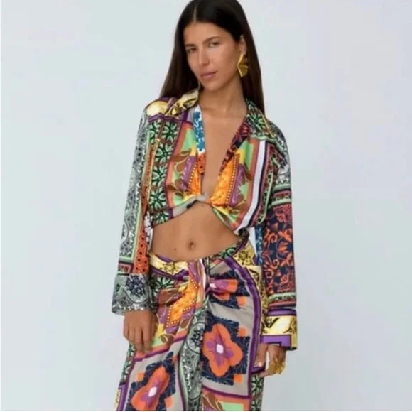 Zara printed crop blouse - never worn - Picture 3 of 7